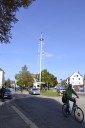 Haunstetten_der dorfeigene Maibaum steht am Georg-Käß-Platz im "alten Dorf"