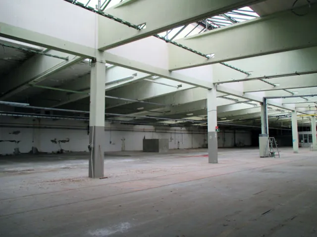 Arzberg: Winterling-Komplex, die Tunnelofenhalle