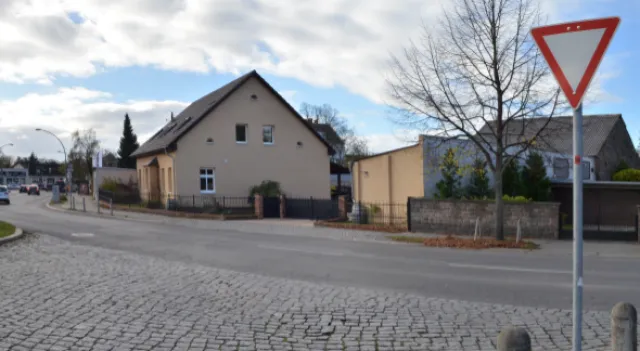 Die Mitte ist autostraßengeprägt.